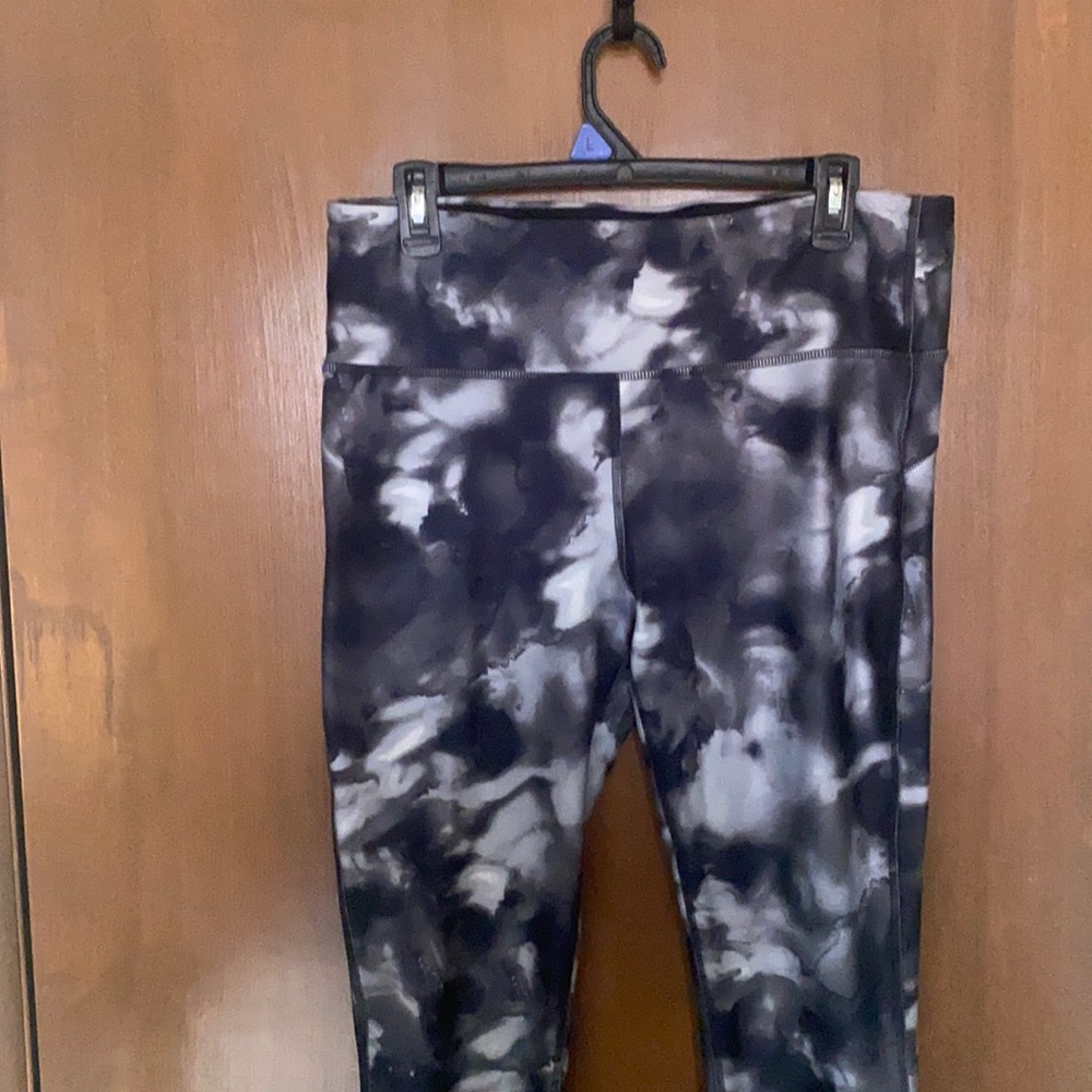 Black and White Workout Leggings